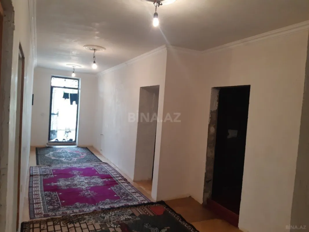 Satılır 8 otaqlı həyət evi 550 m²