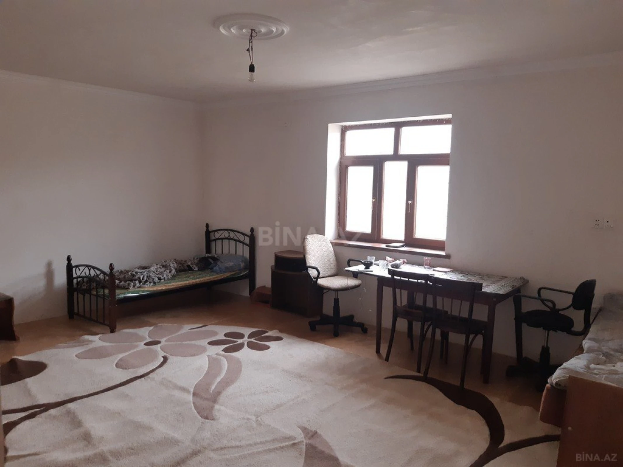 Satılır 8 otaqlı həyət evi 550 m²