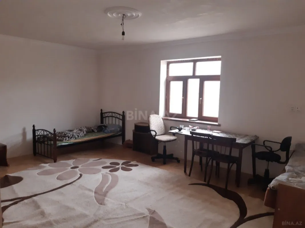 Satılır 8 otaqlı həyət evi 550 m²