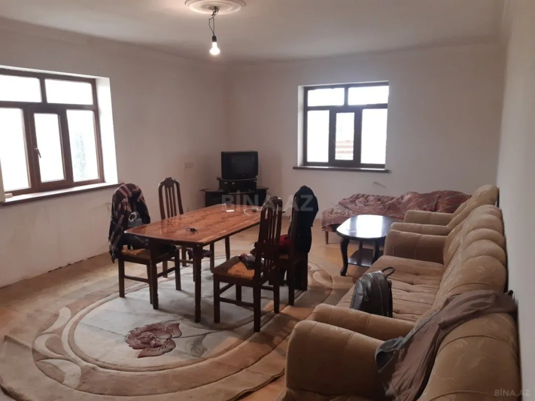 Satılır 8 otaqlı həyət evi 550 m²