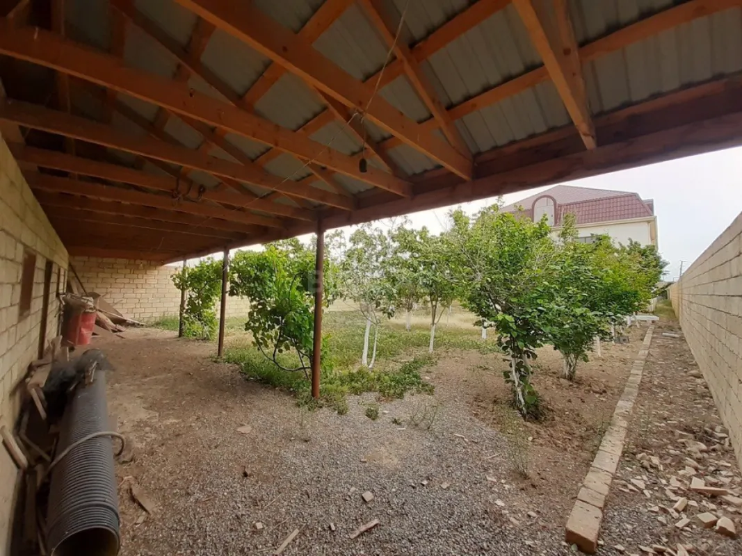 Satılır 8 otaqlı həyət evi 550 m²