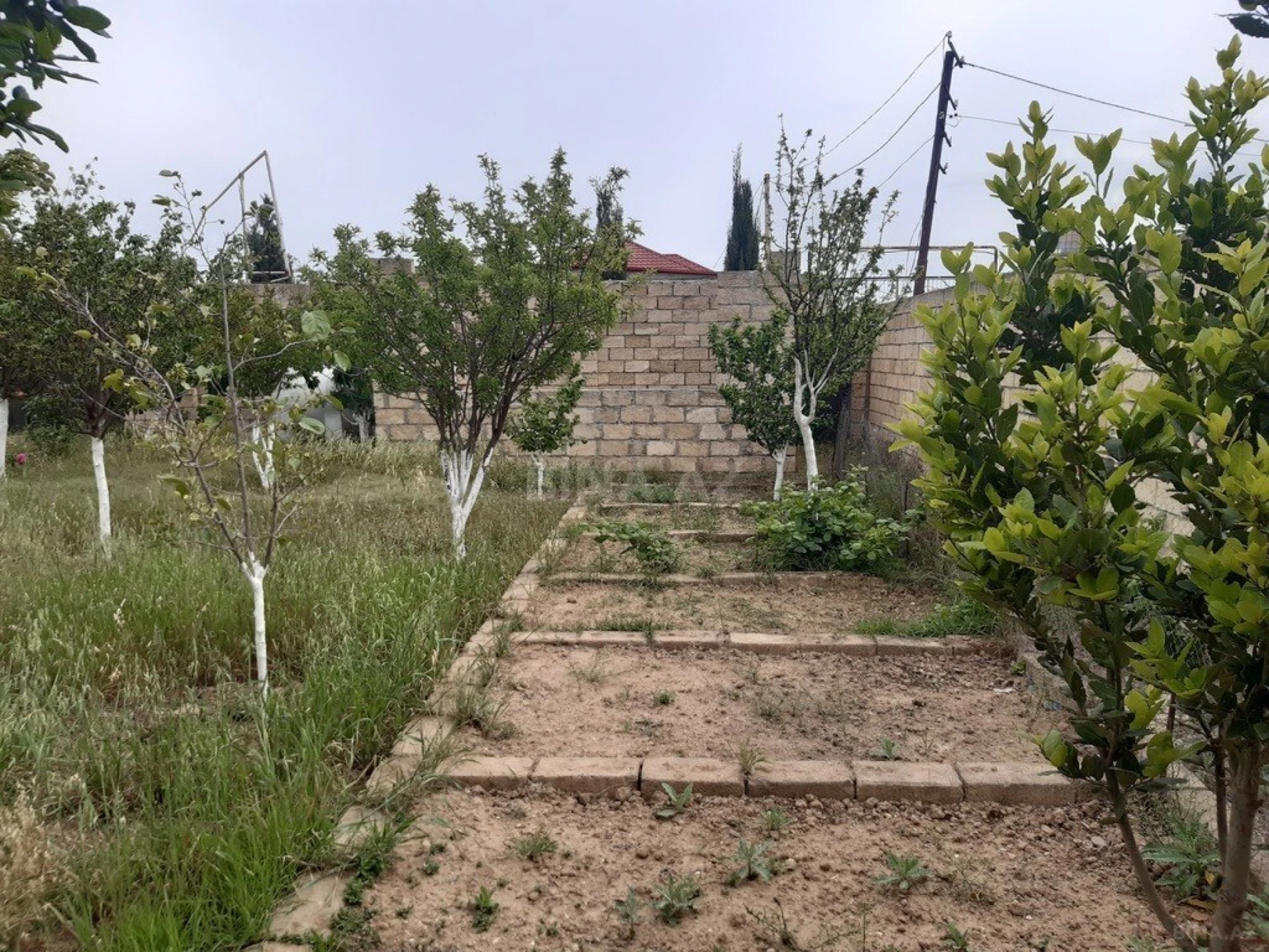 Satılır 8 otaqlı həyət evi 550 m²