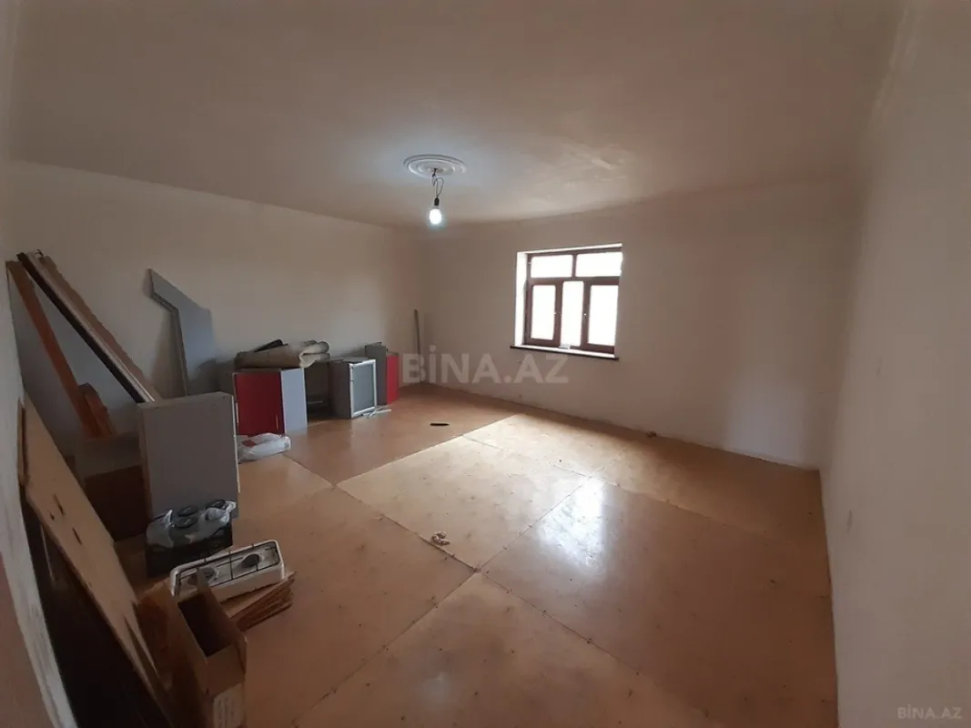 Satılır 8 otaqlı həyət evi 550 m²