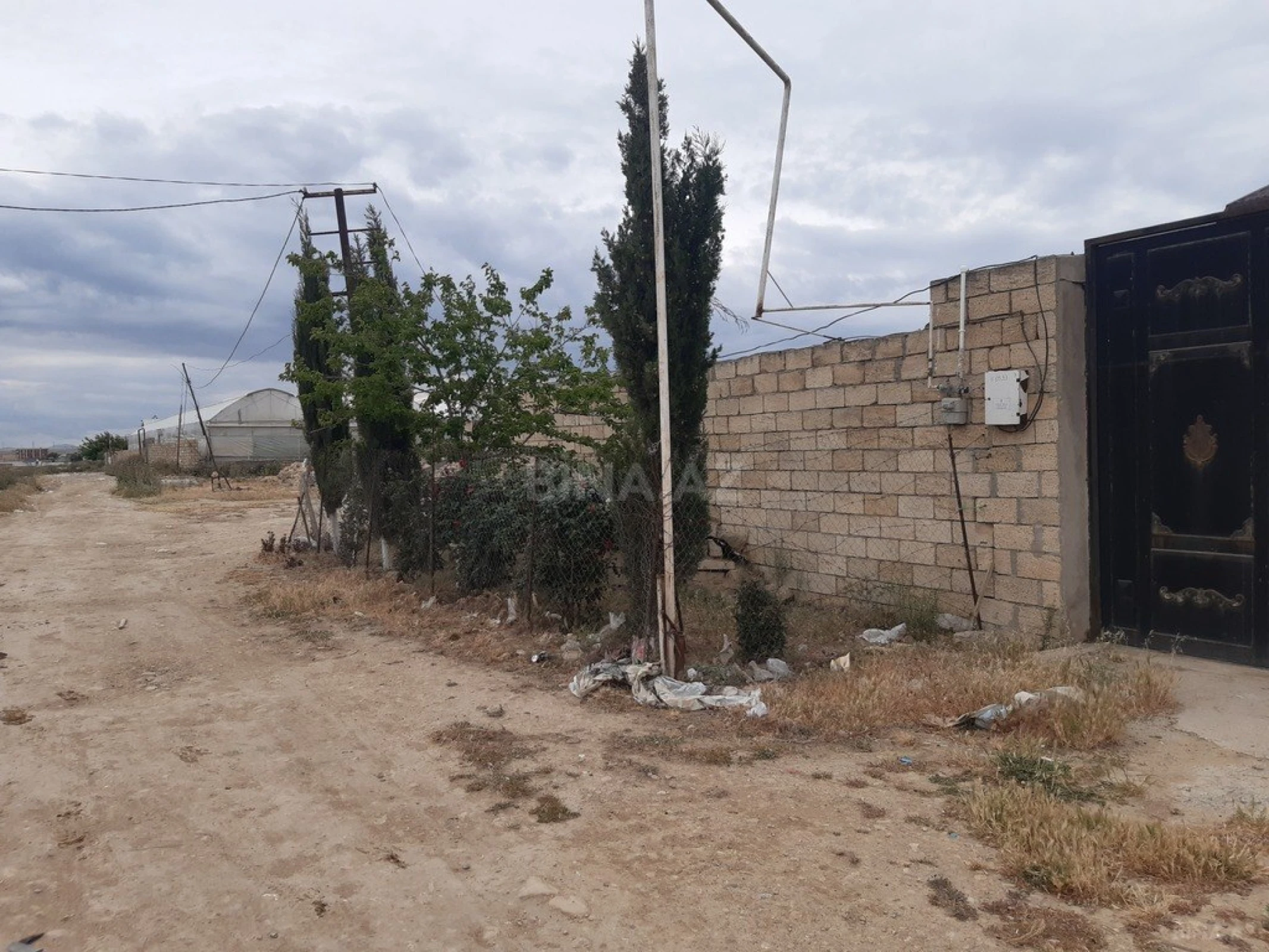 Satılır 8 otaqlı həyət evi 550 m²