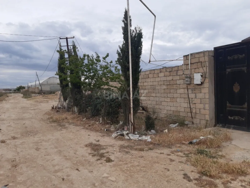 Satılır 8 otaqlı həyət evi 550 m²