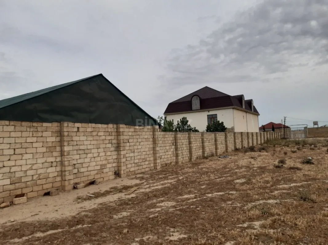 Satılır 8 otaqlı həyət evi 550 m²