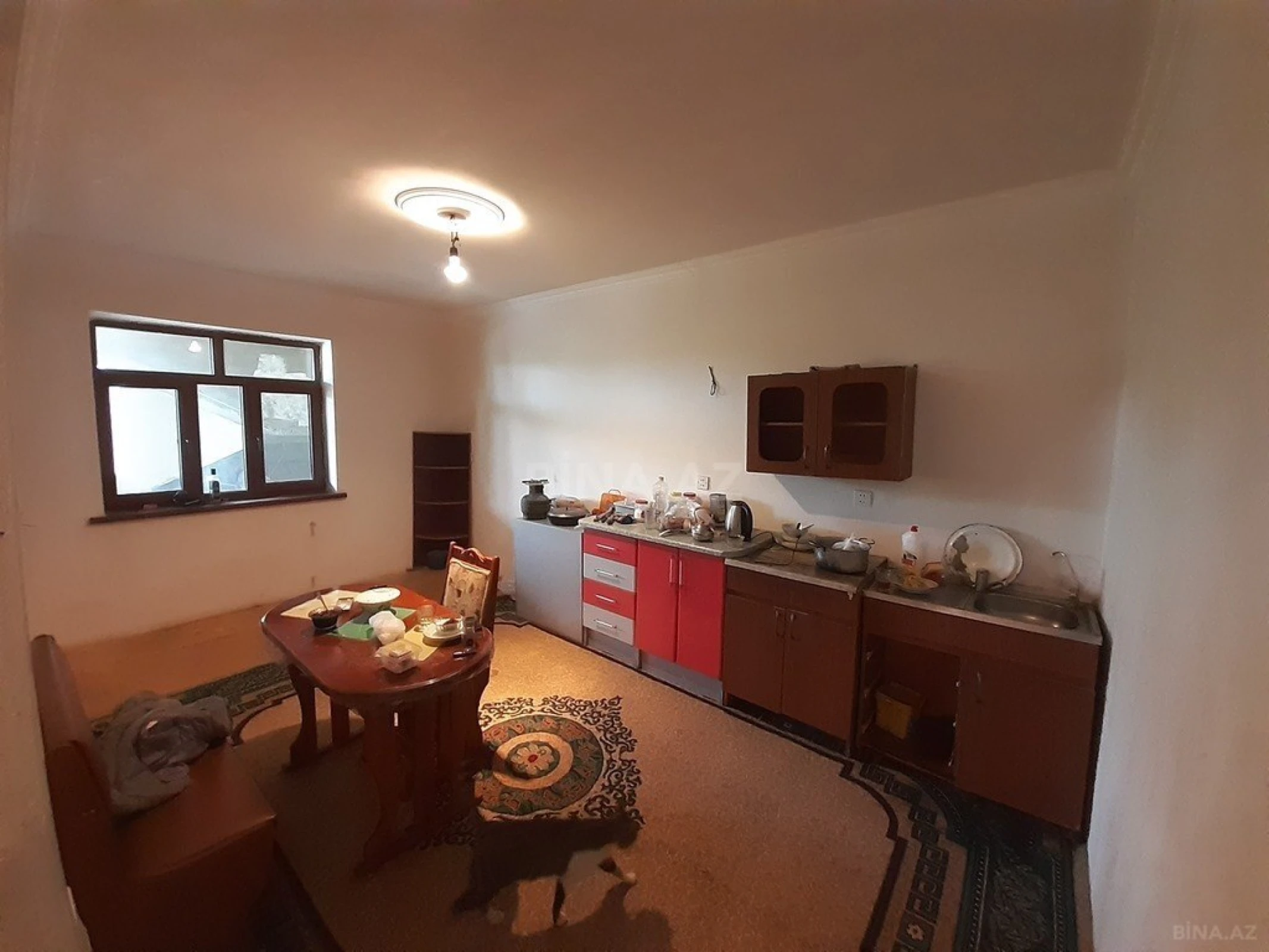 Satılır 8 otaqlı həyət evi 550 m²