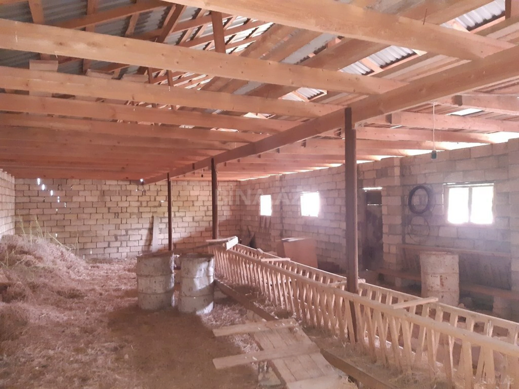 Satılır 8 otaqlı həyət evi 550 m²