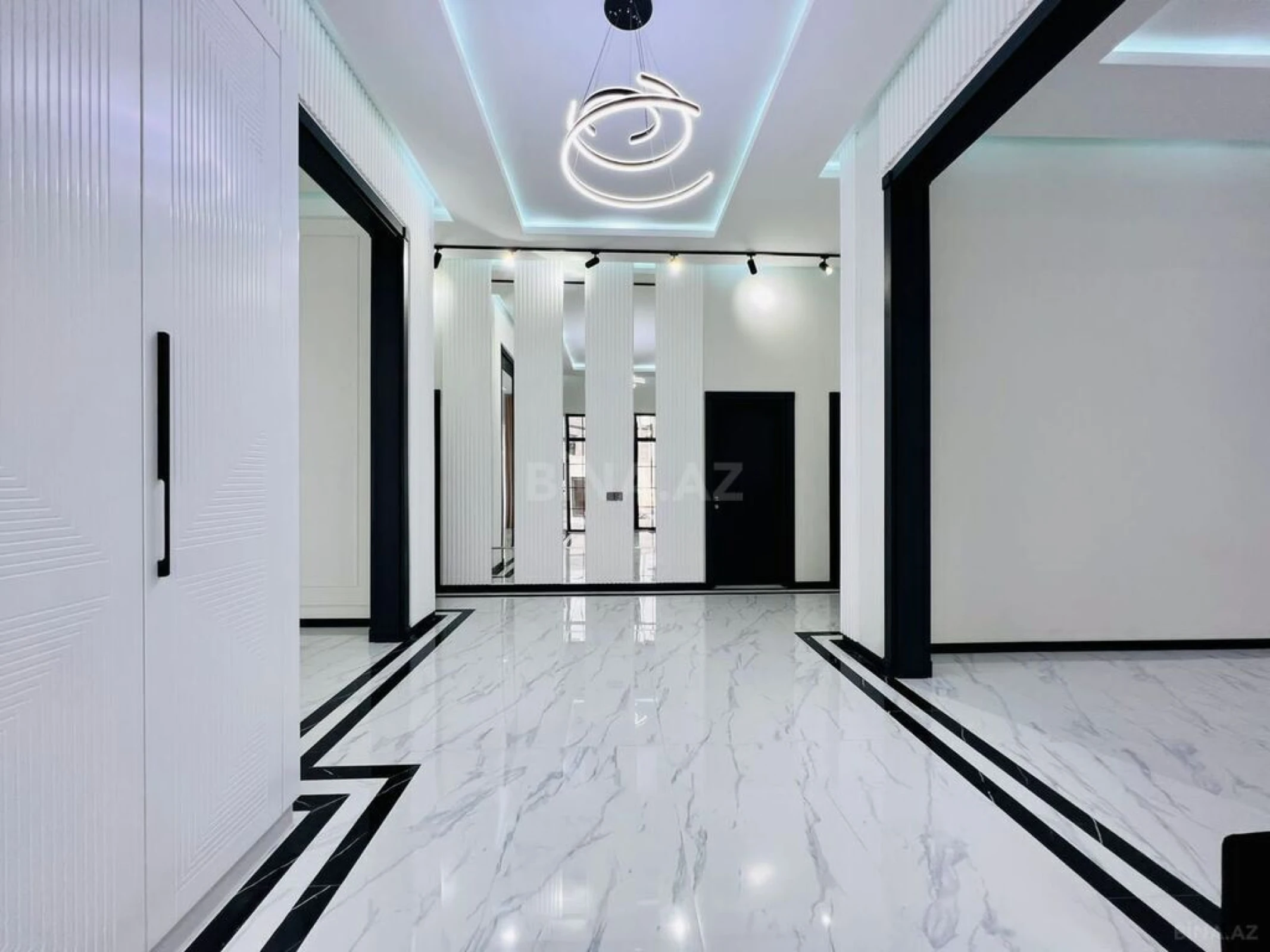 Kirayə verilir 4 otaqlı həyət evi 240 m²