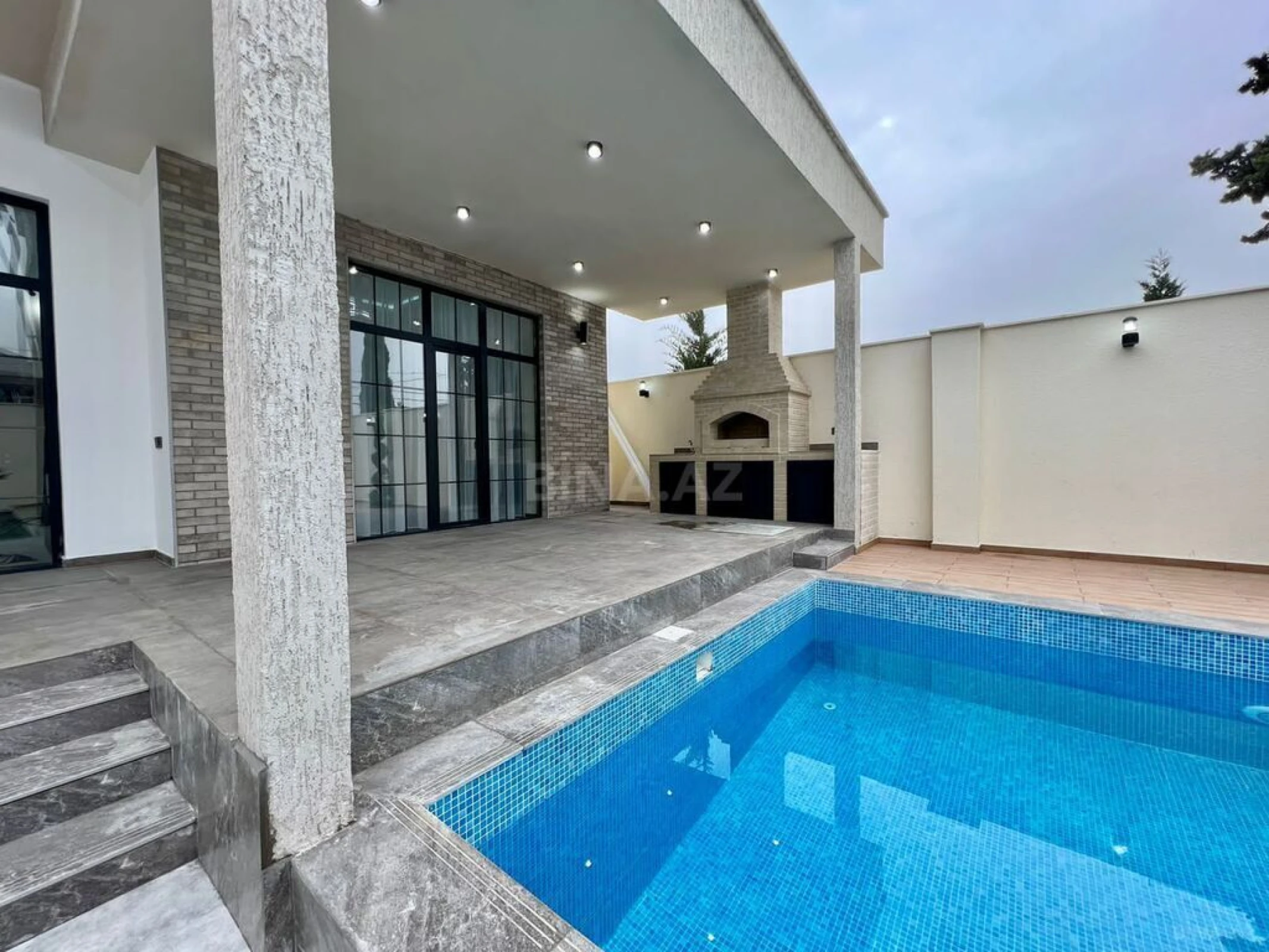 Kirayə verilir 4 otaqlı həyət evi 240 m²