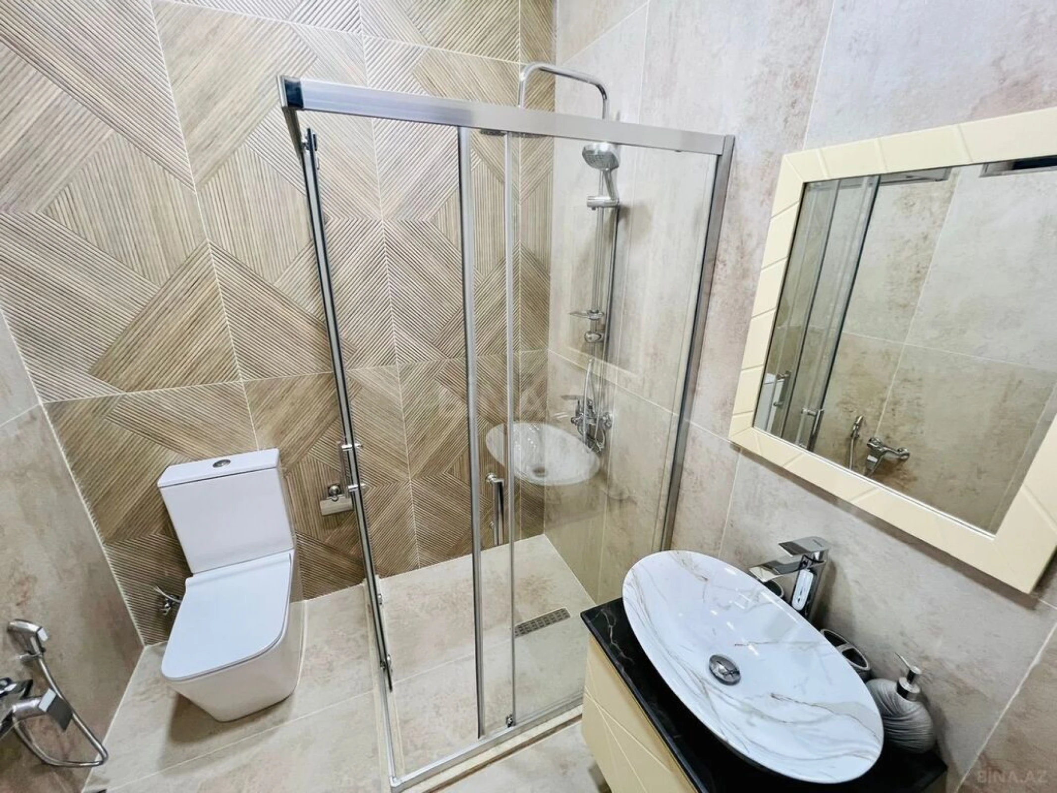 Kirayə verilir 4 otaqlı həyət evi 240 m²