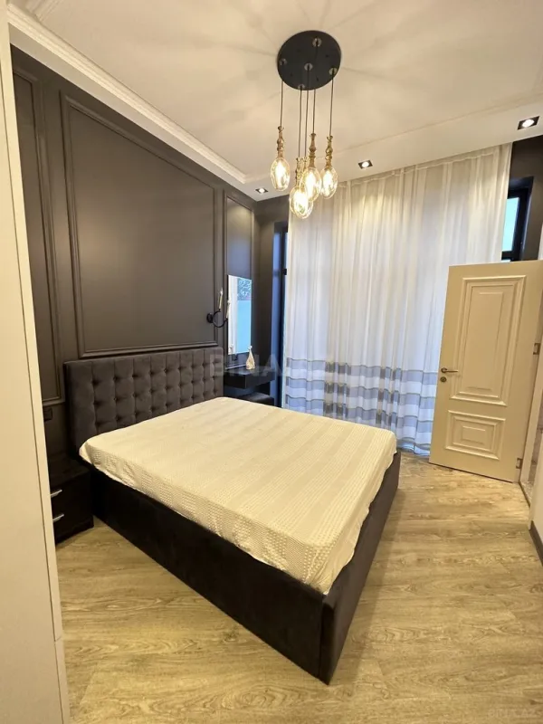 Kirayə verilir 4 otaqlı həyət evi 240 m²