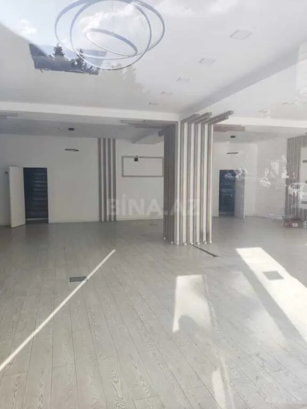 Satılır obyekt 570 m²