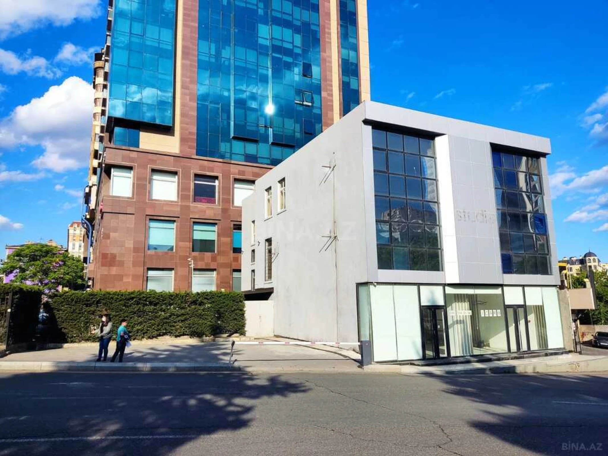 Satılır obyekt 570 m²