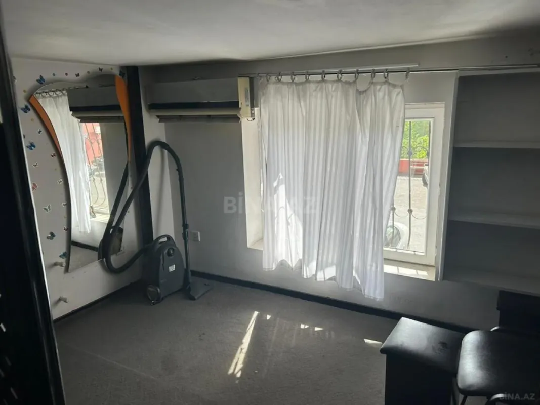 Satılır obyekt 570 m²