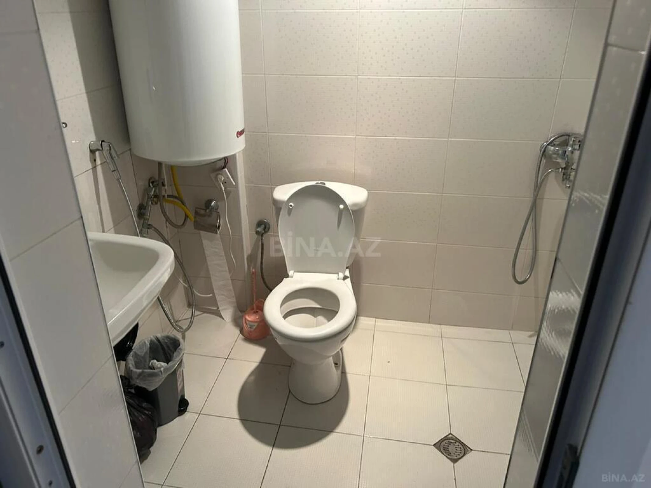 Satılır obyekt 570 m²