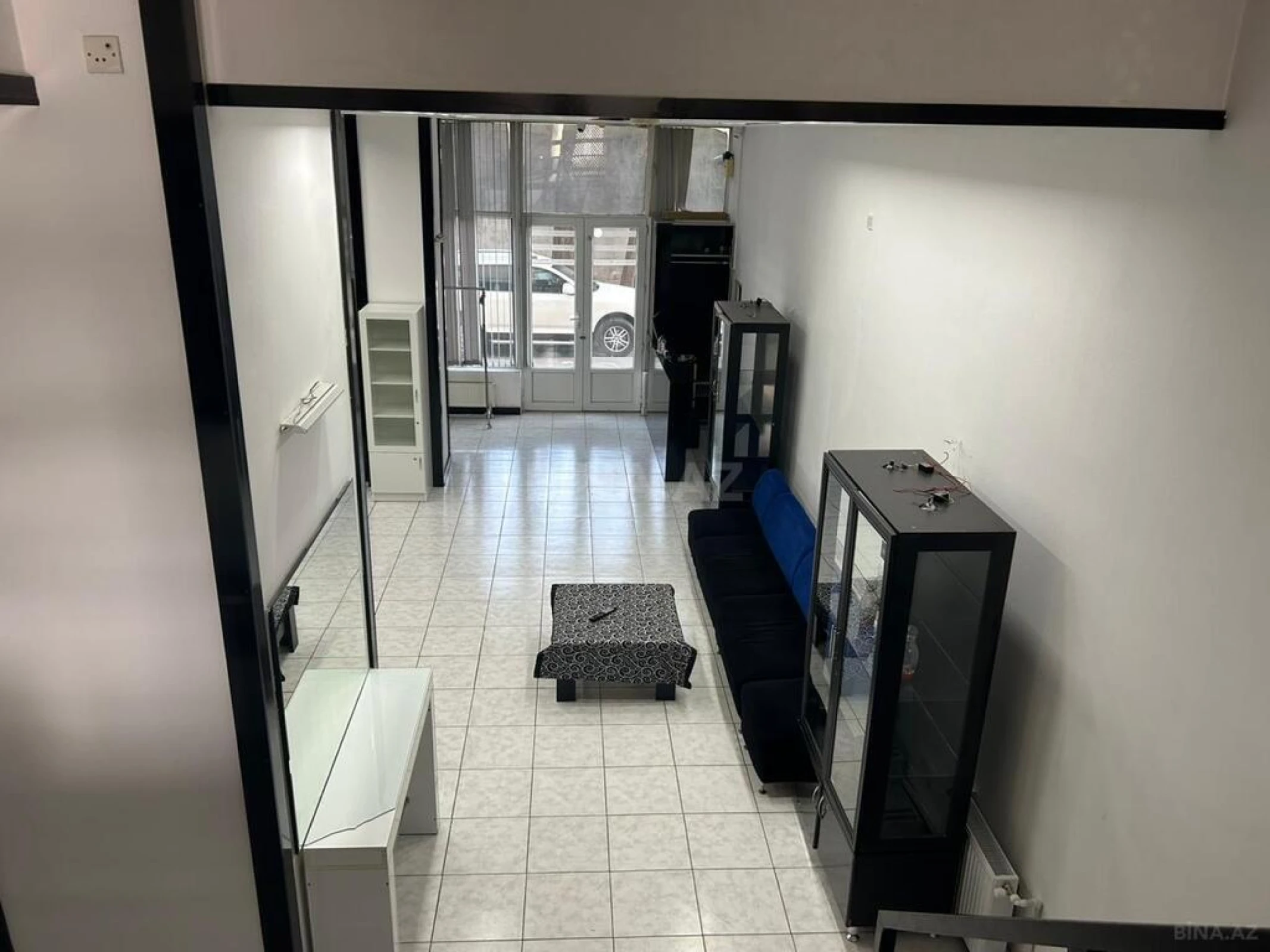 Satılır obyekt 570 m²