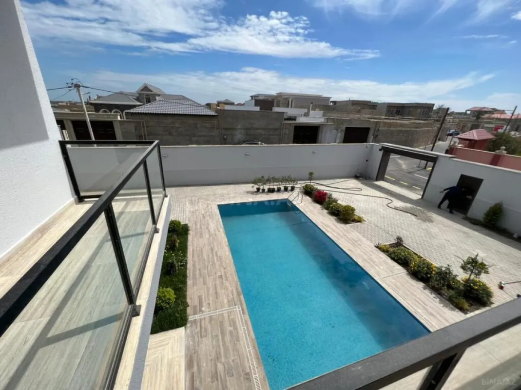 Satılır həyət evi 300 m²