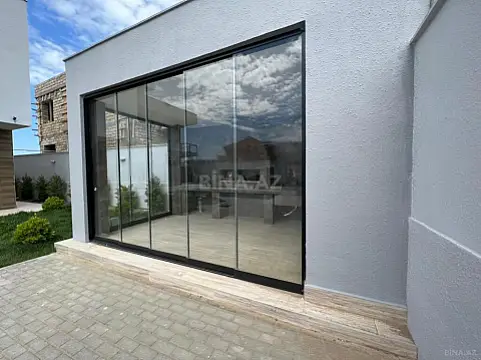 Satılır həyət evi 300 m²