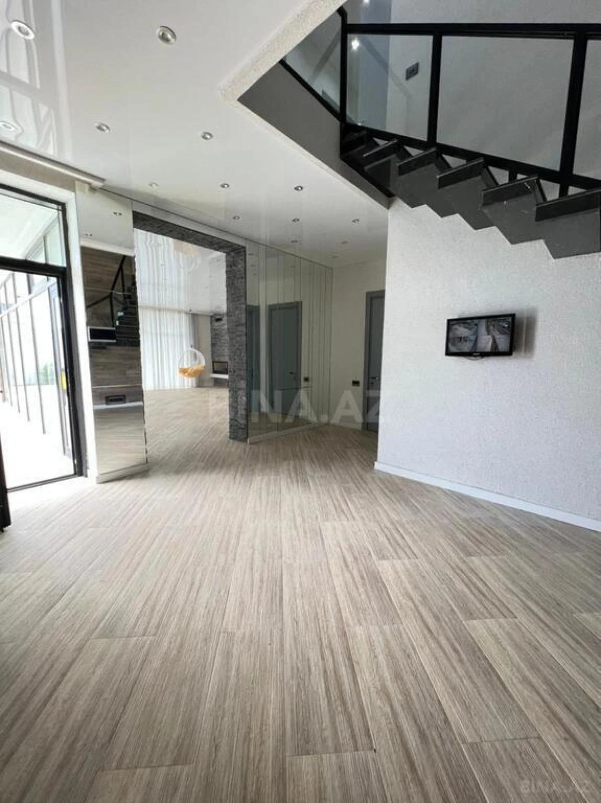 Satılır həyət evi 300 m²