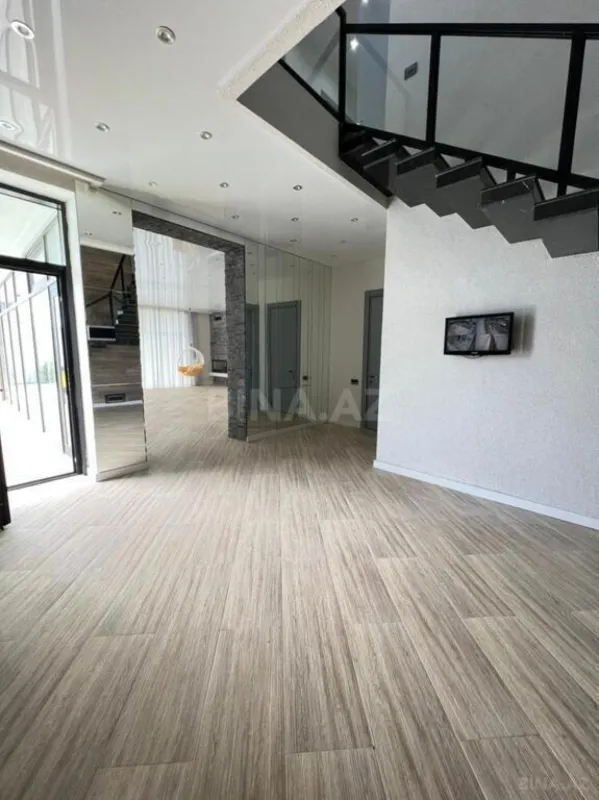 Satılır həyət evi 300 m²
