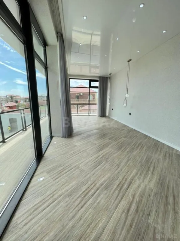 Satılır həyət evi 300 m²