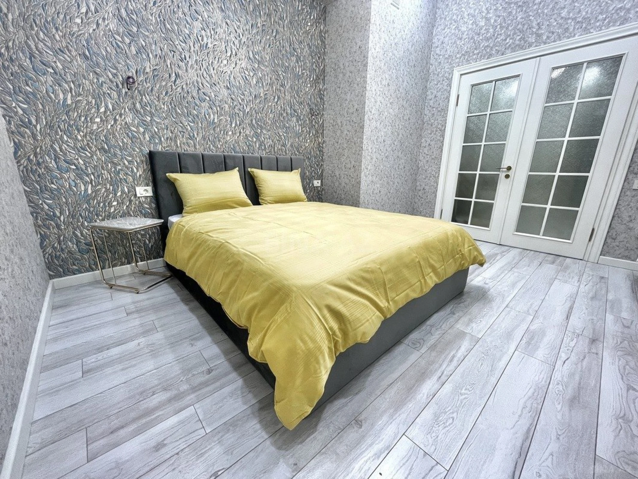 Kirayə verilir 2 otaqlı mənzil 85 m²