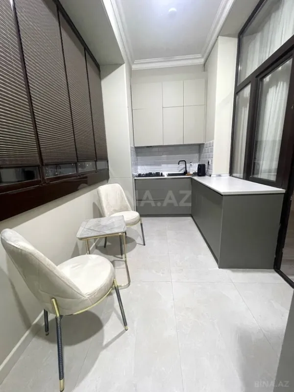 Kirayə verilir 2 otaqlı mənzil 85 m²