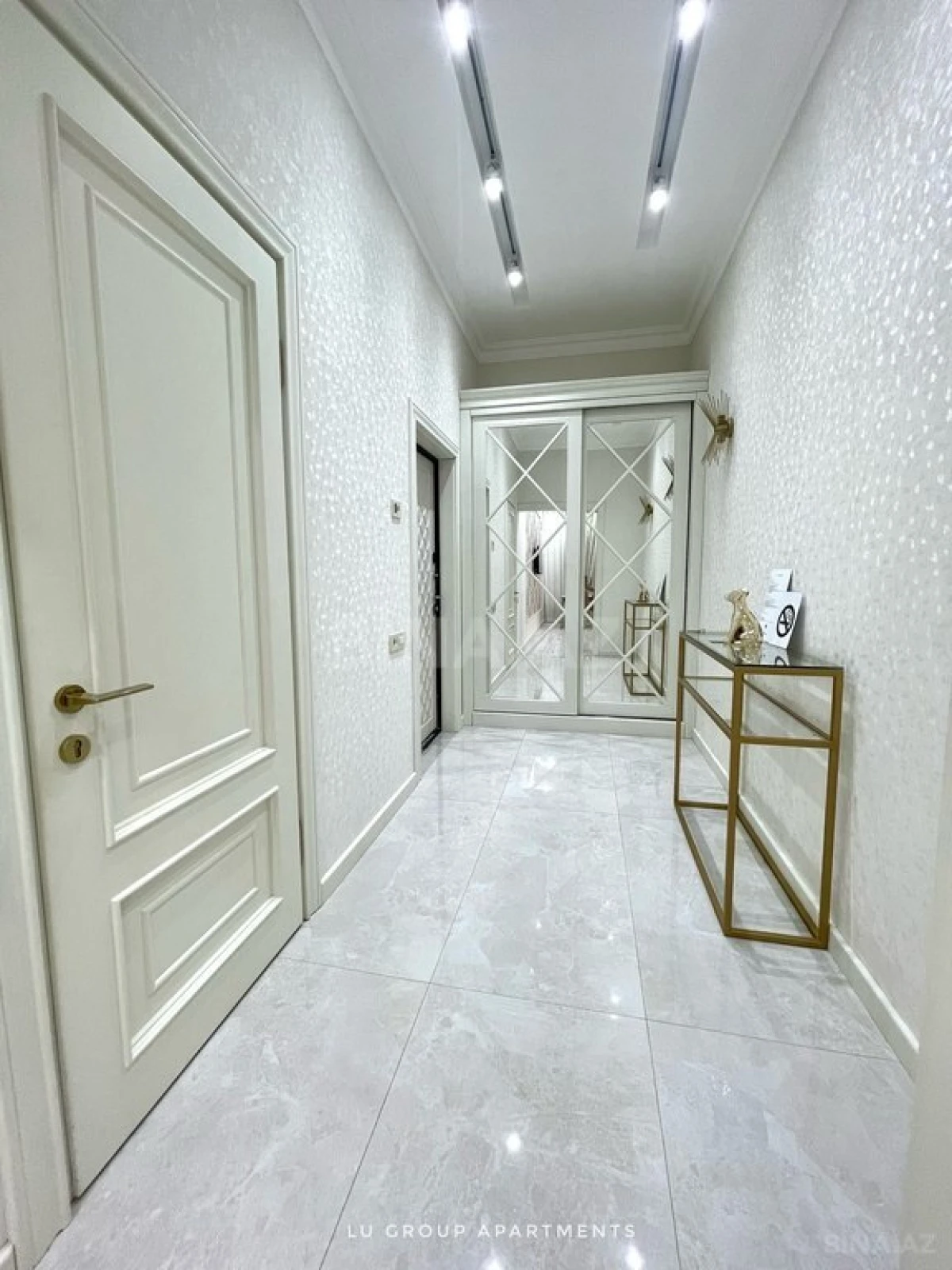 Kirayə verilir 2 otaqlı mənzil 85 m²