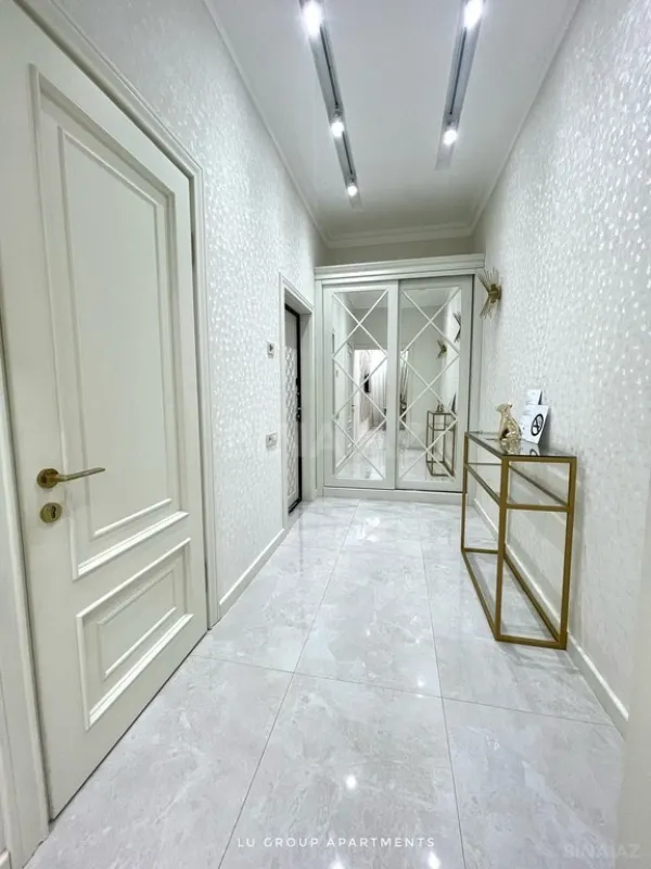 Kirayə verilir 2 otaqlı mənzil 85 m²