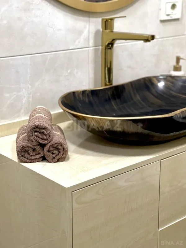 Kirayə verilir 2 otaqlı mənzil 85 m²
