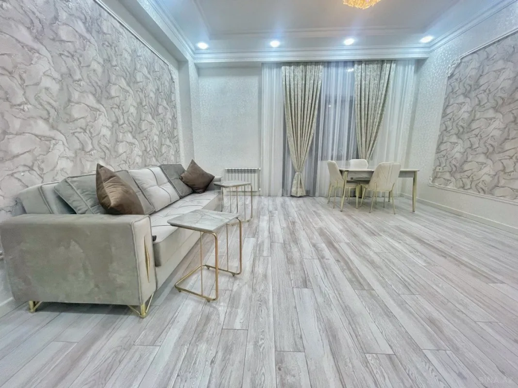 Kirayə verilir 2 otaqlı mənzil 85 m²