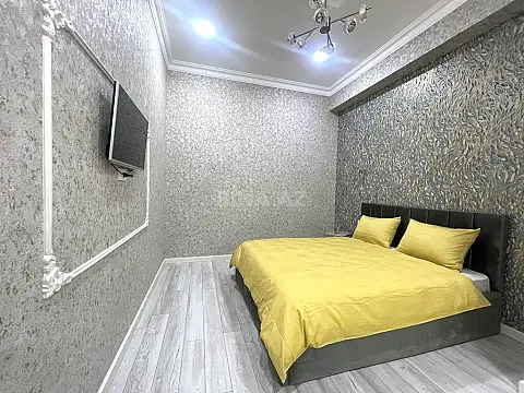 Kirayə verilir 2 otaqlı mənzil 85 m²