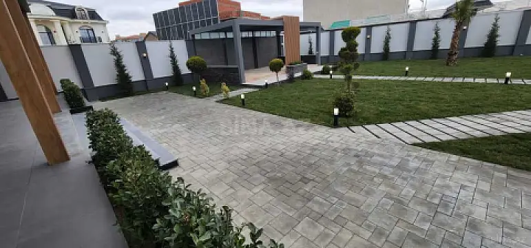 Satılır 7 otaqlı həyət evi 400 m²