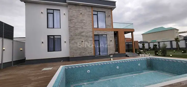 Satılır 7 otaqlı həyət evi 400 m²