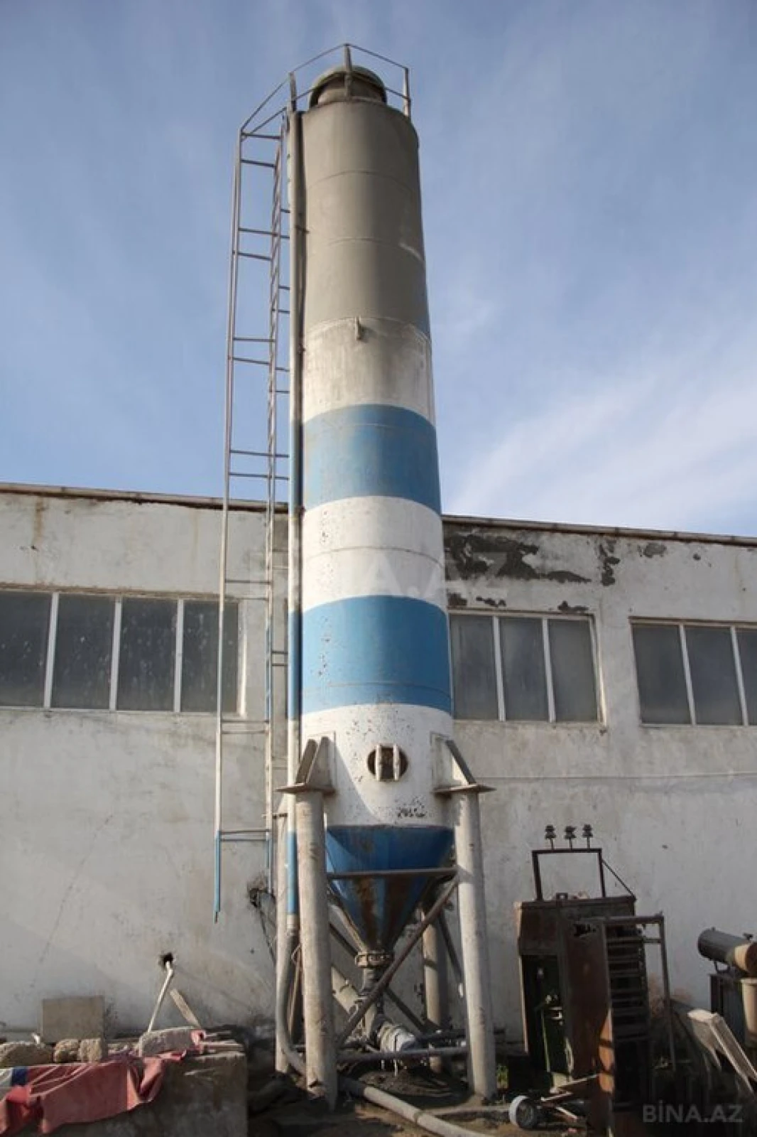 Satılır obyekt 1300 m²