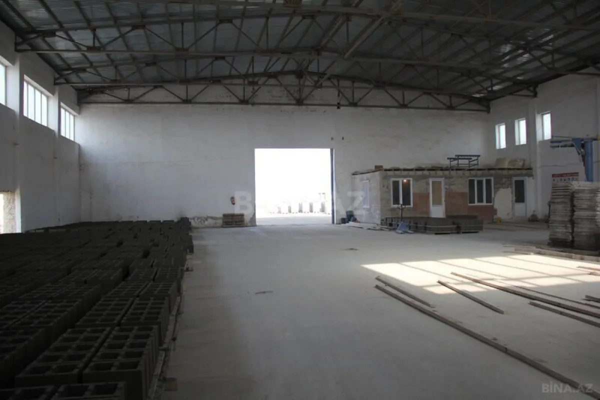 Satılır obyekt 1300 m²