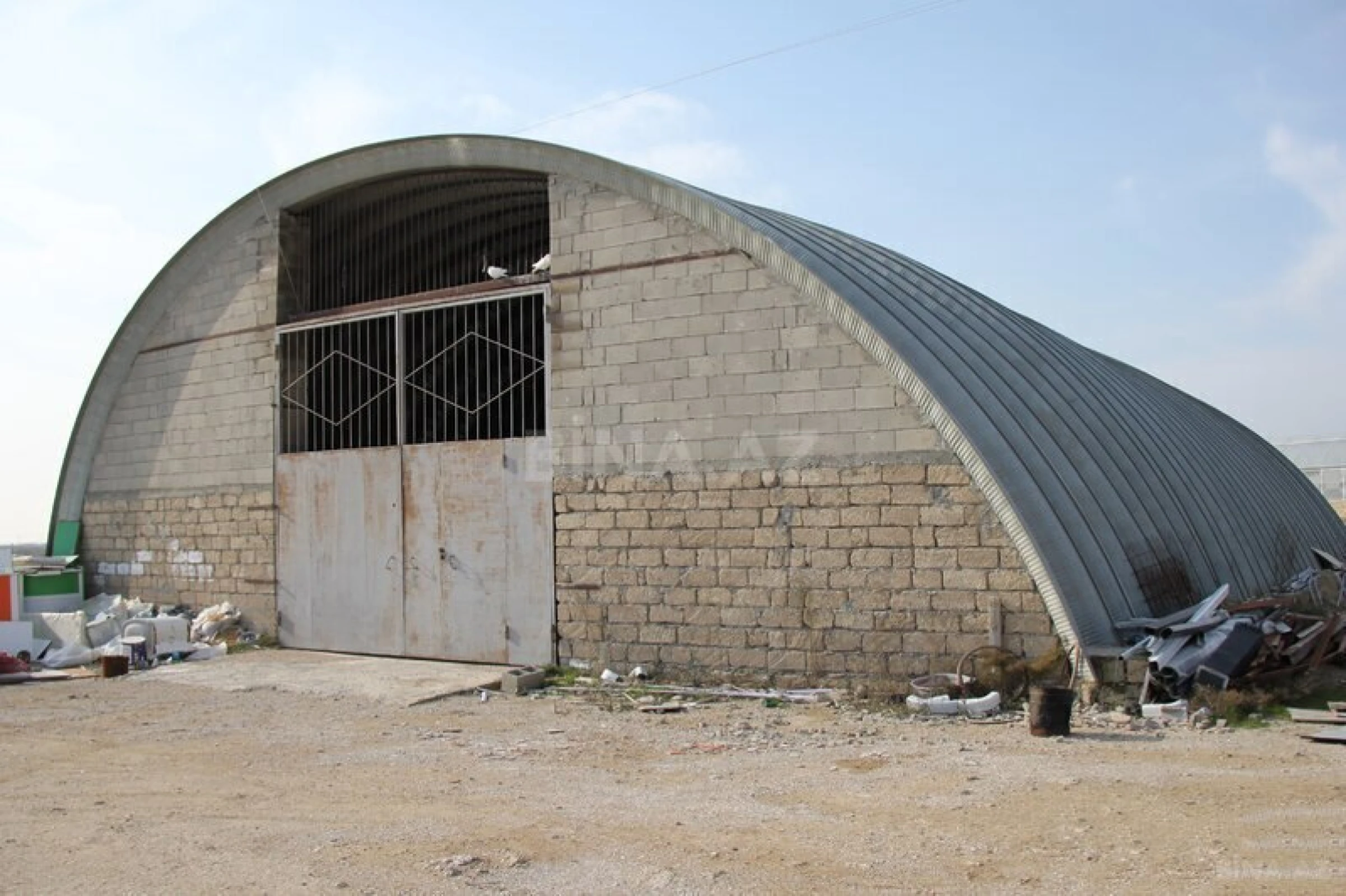 Satılır obyekt 1300 m²