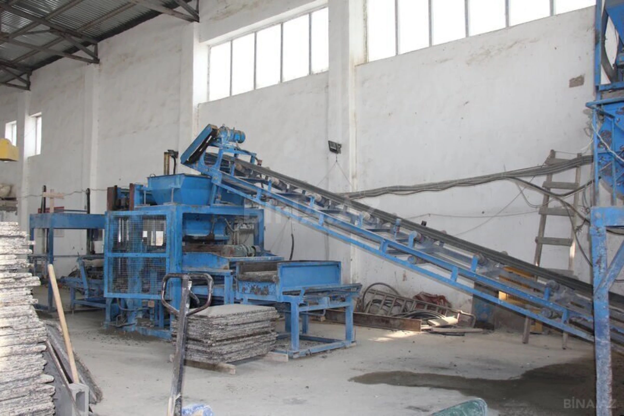 Satılır obyekt 1300 m²