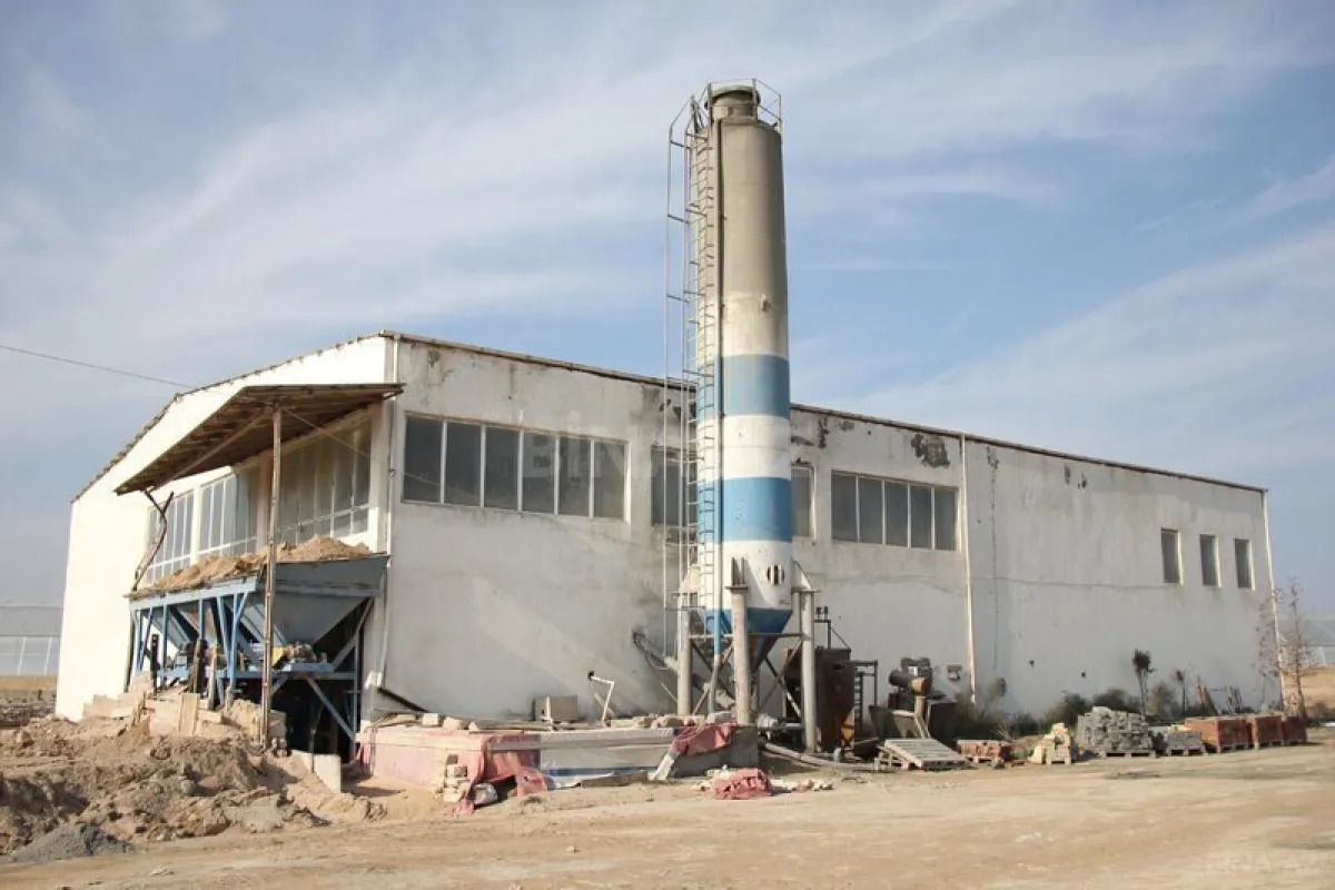 Satılır obyekt 1300 m²