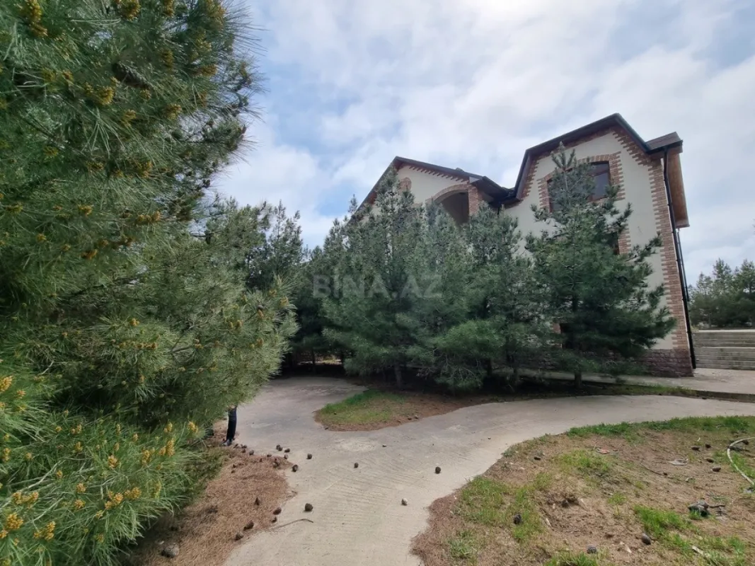 Satılır həyət evi 450 m²