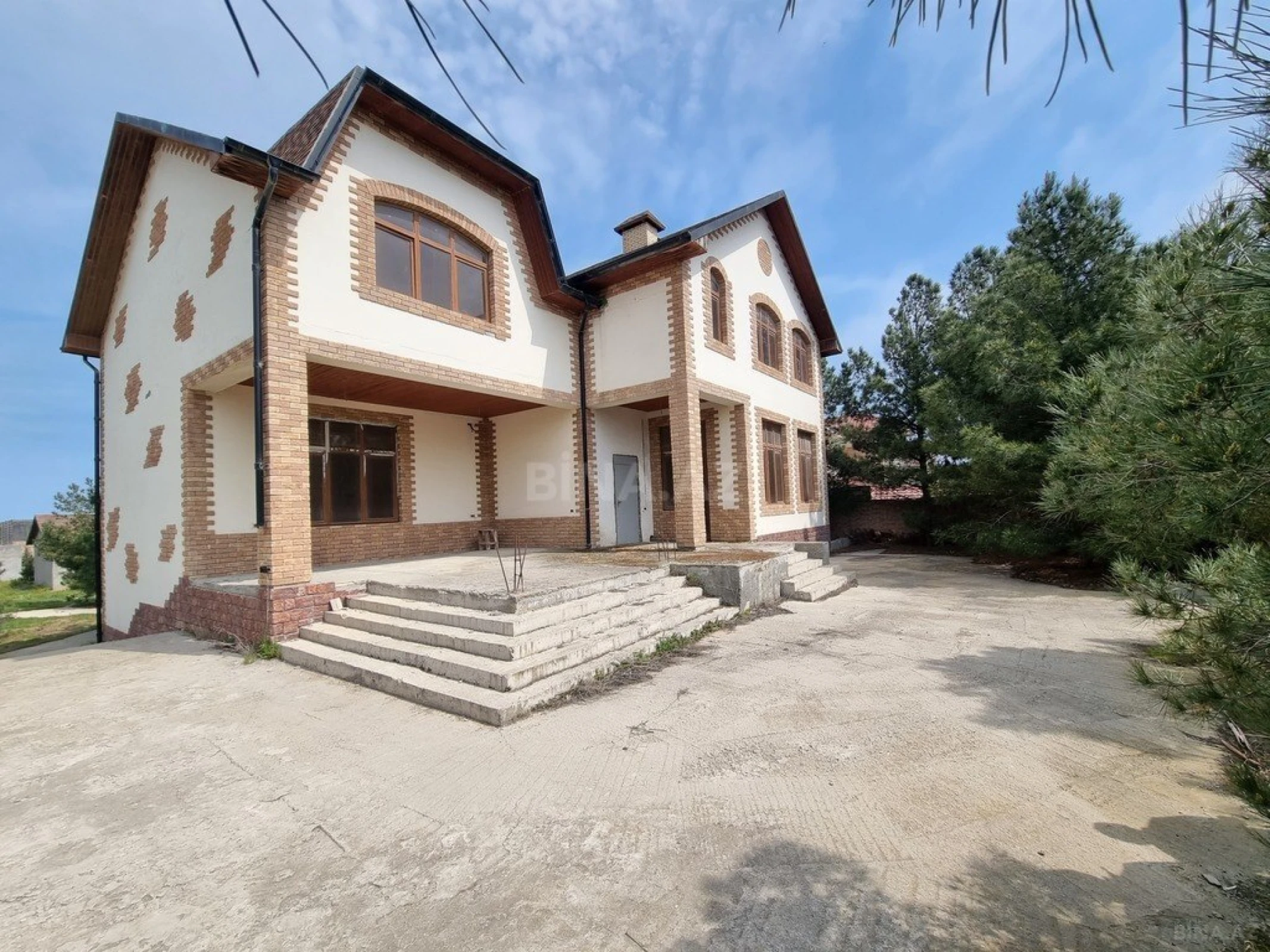 Satılır həyət evi 450 m²