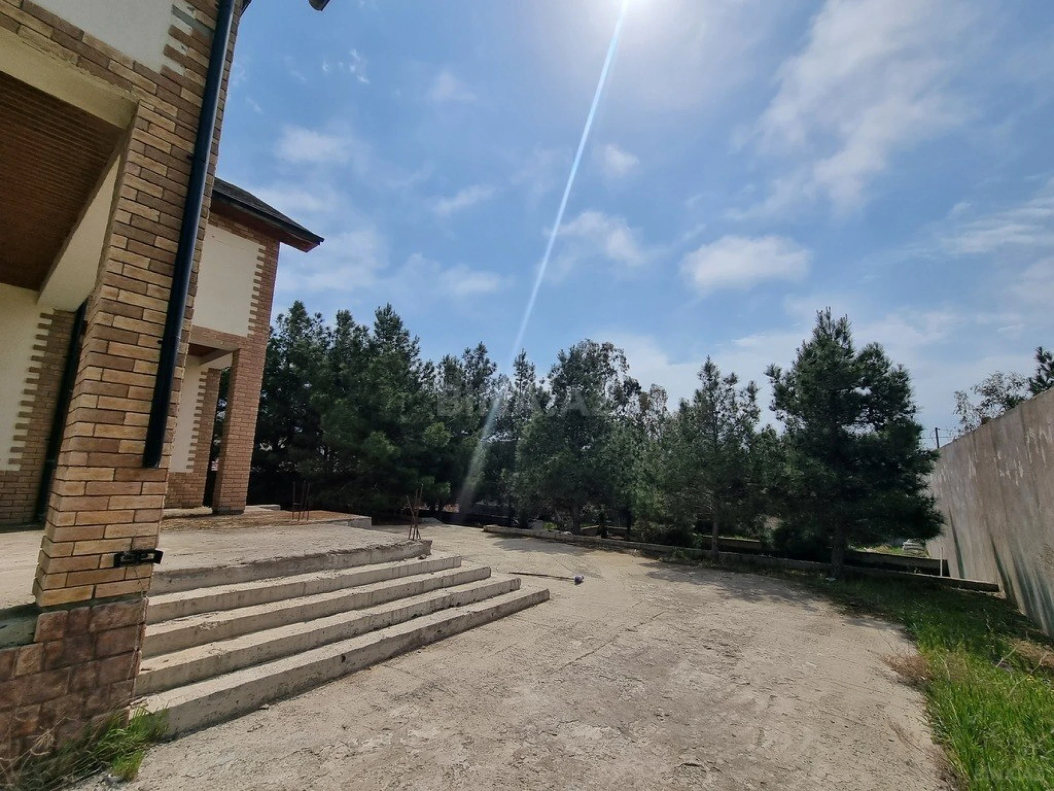 Satılır həyət evi 450 m²