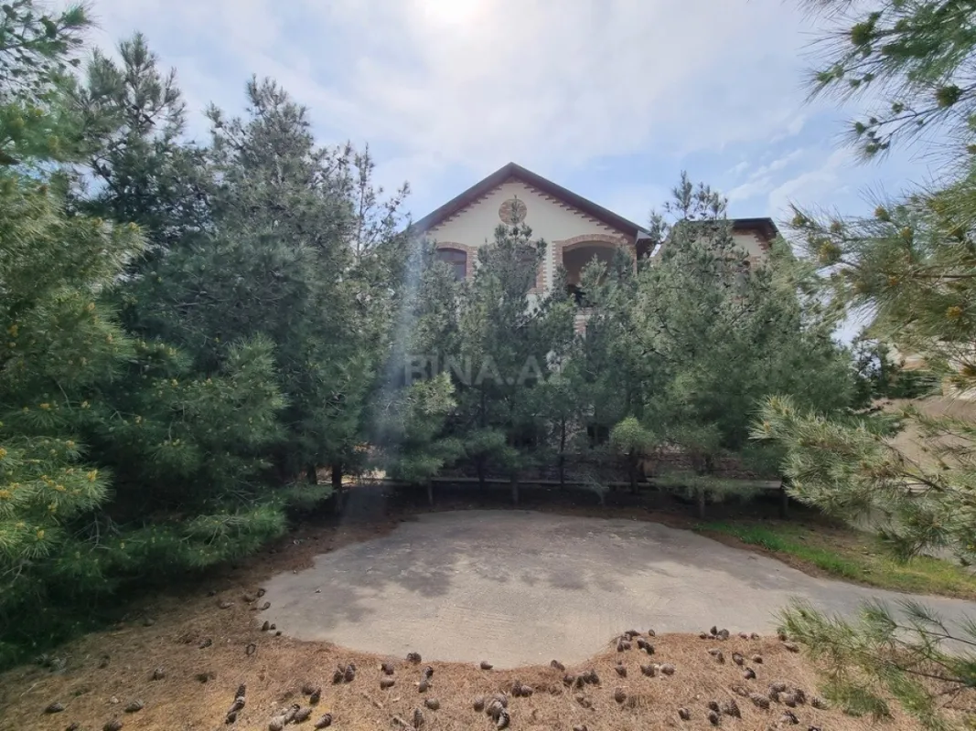 Satılır həyət evi 450 m²