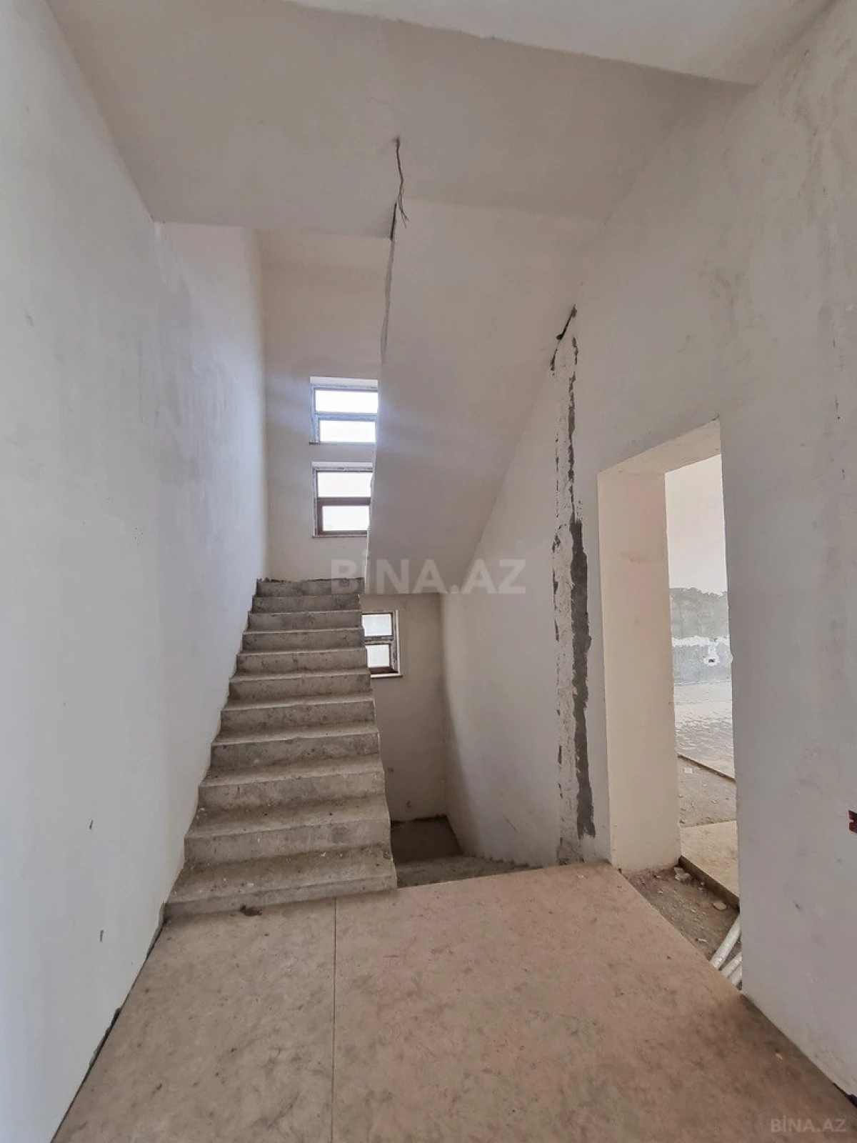 Satılır həyət evi 450 m²