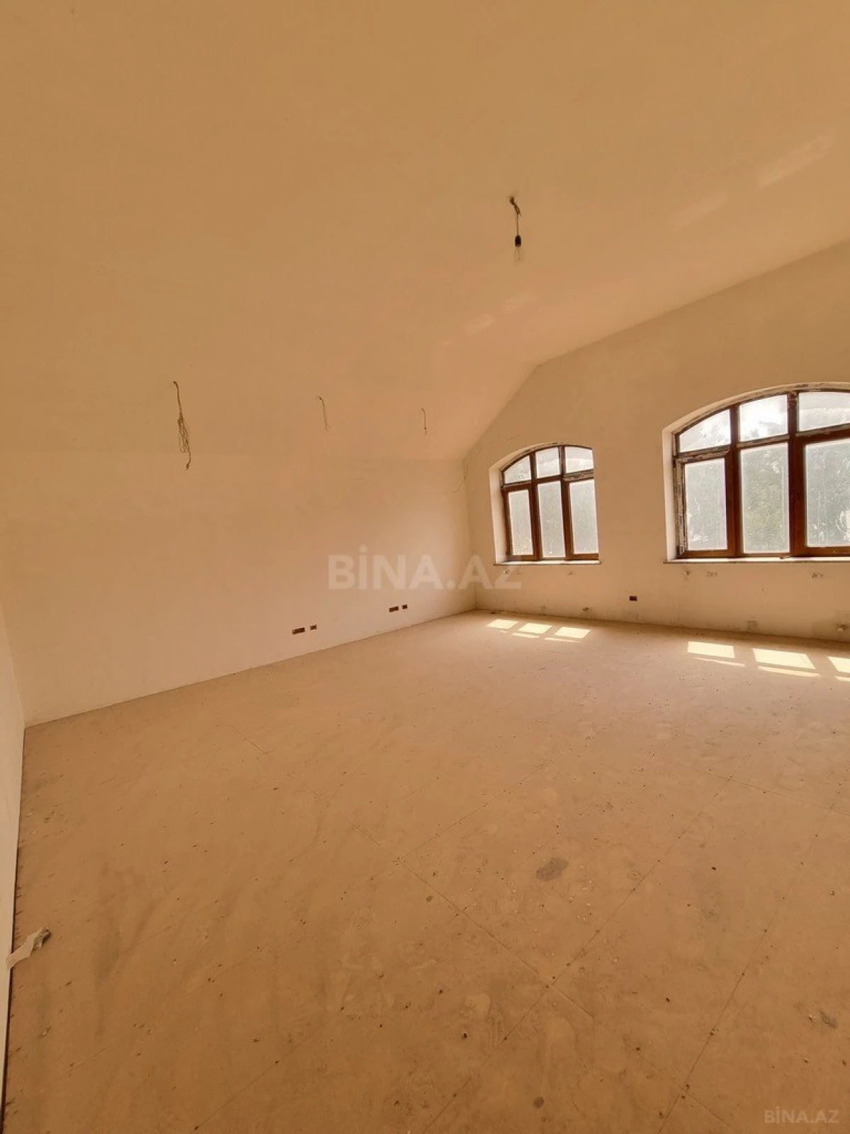 Satılır həyət evi 450 m²