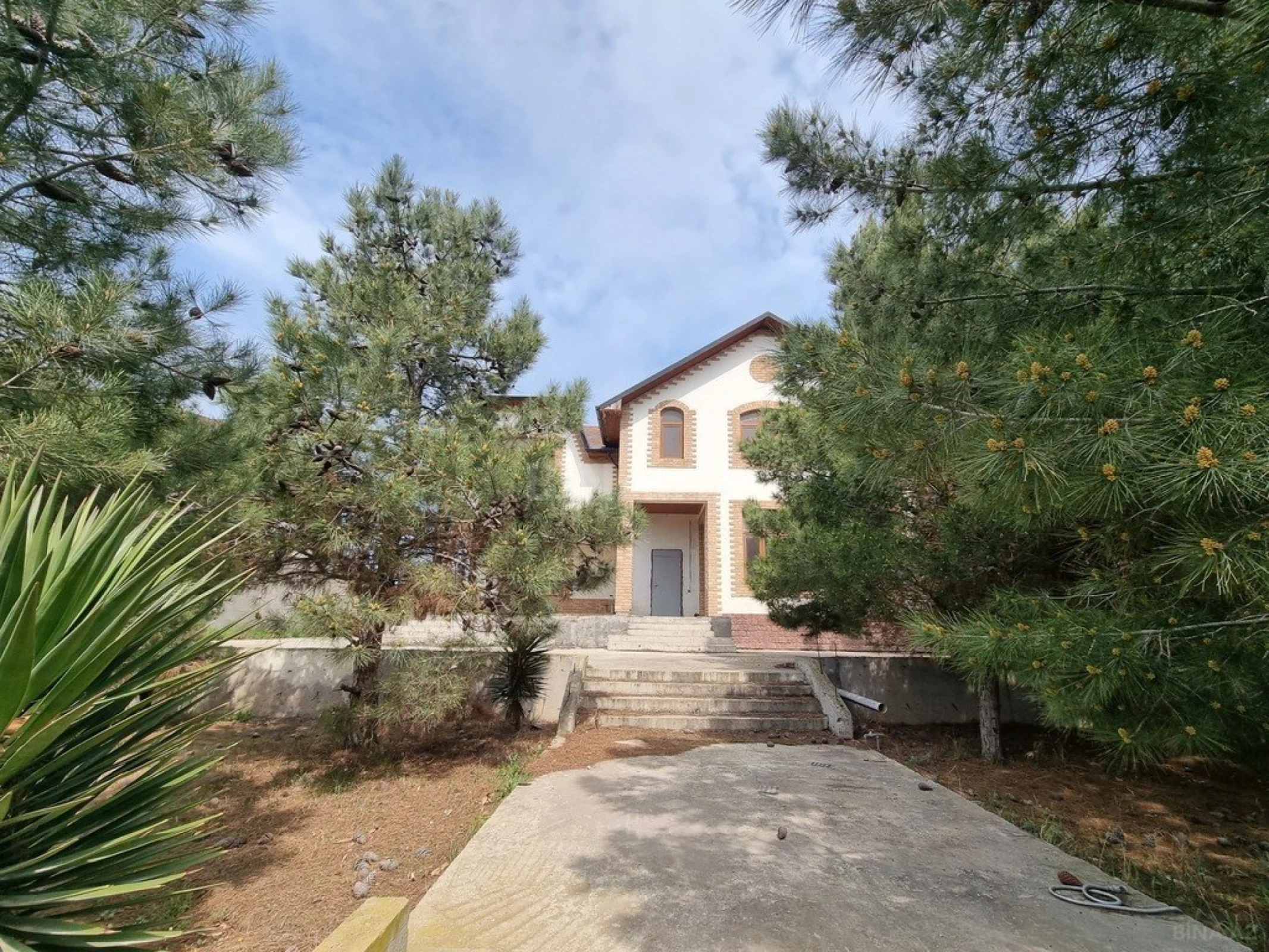 Satılır həyət evi 450 m²