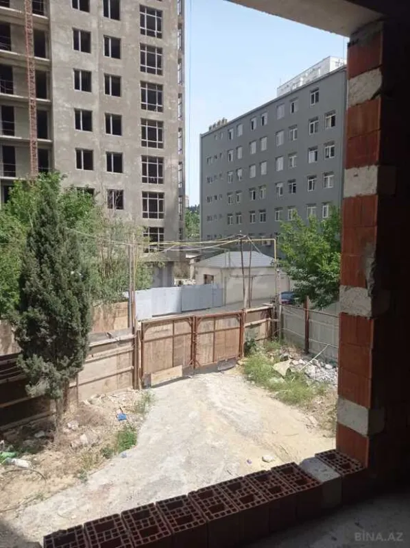 Satılır 3 otaqlı mənzil 135 m²