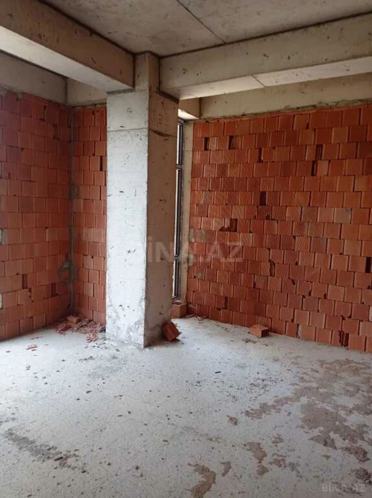 Satılır 3 otaqlı mənzil 135 m²