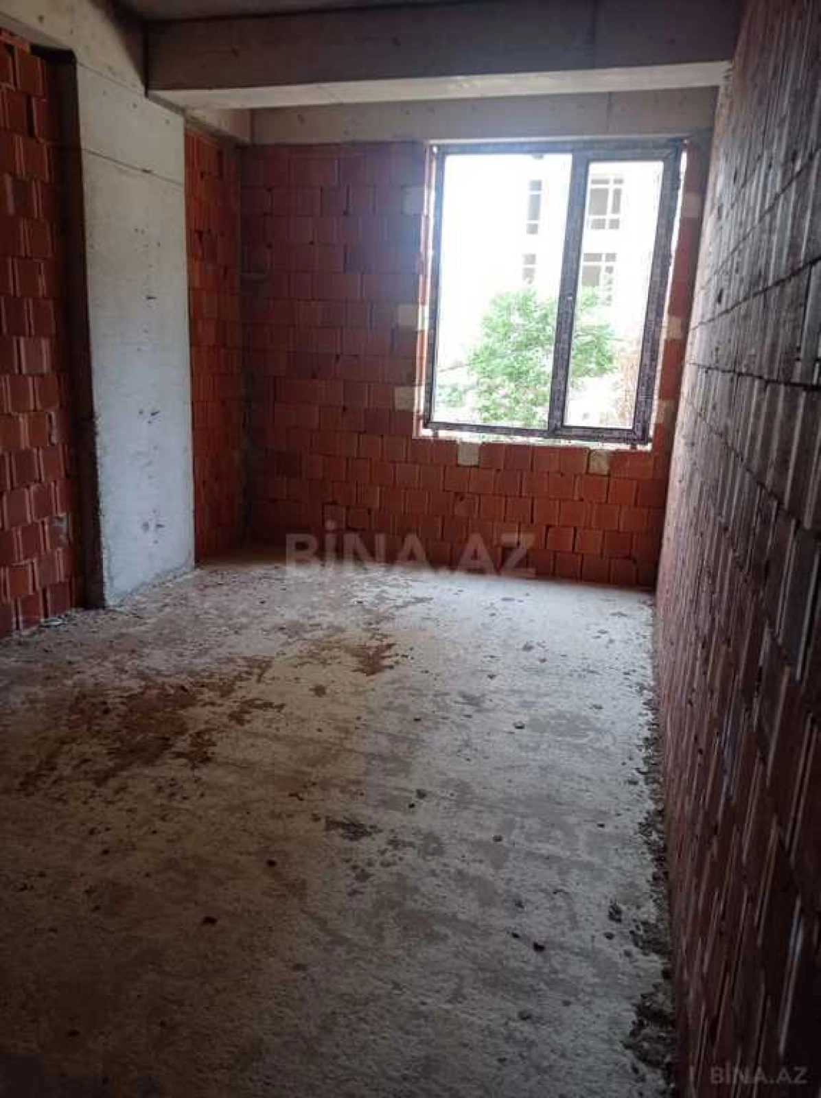 Satılır 3 otaqlı mənzil 135 m²